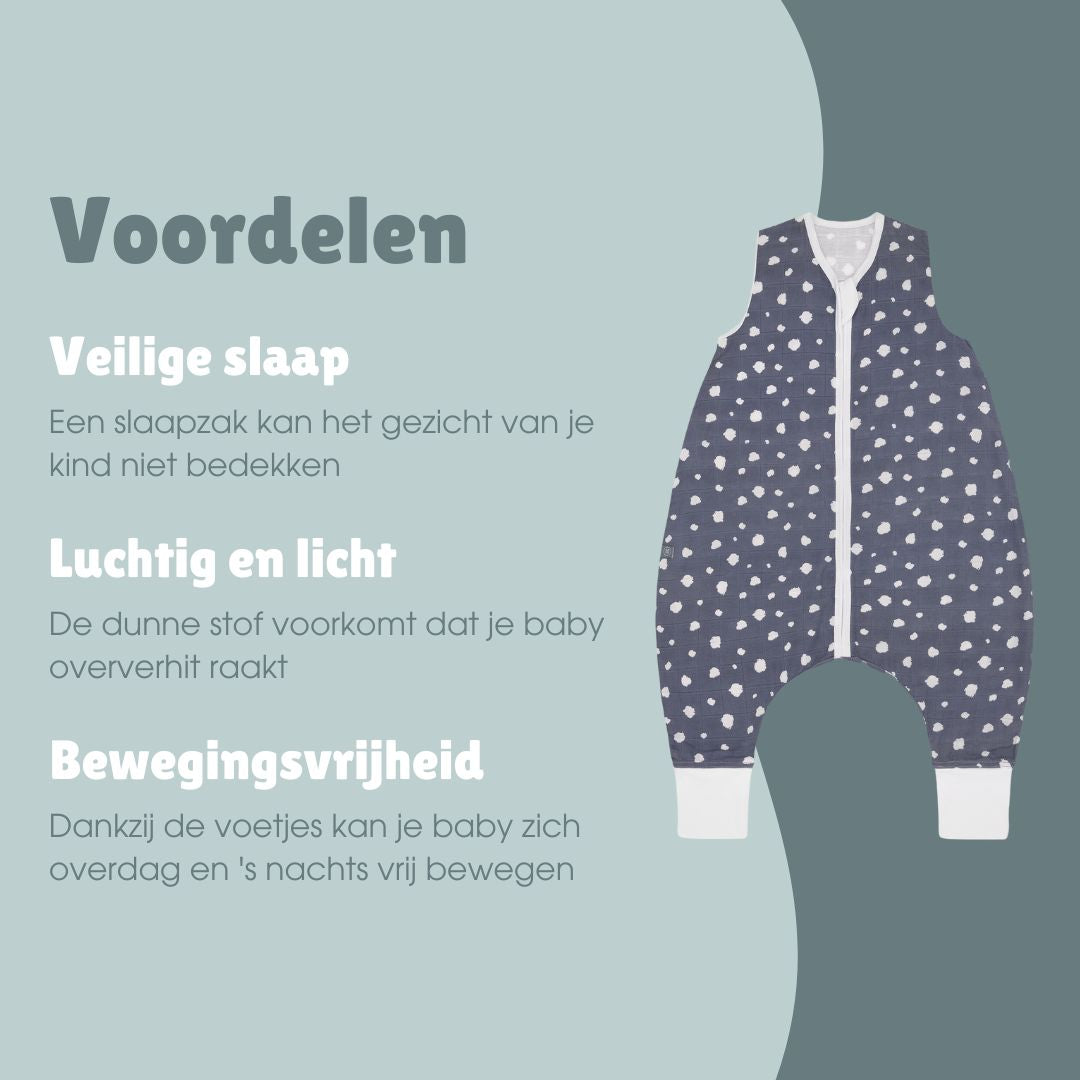 Mousseline slaapzak met voetjes 0.5 TOG | Stippen Blauw